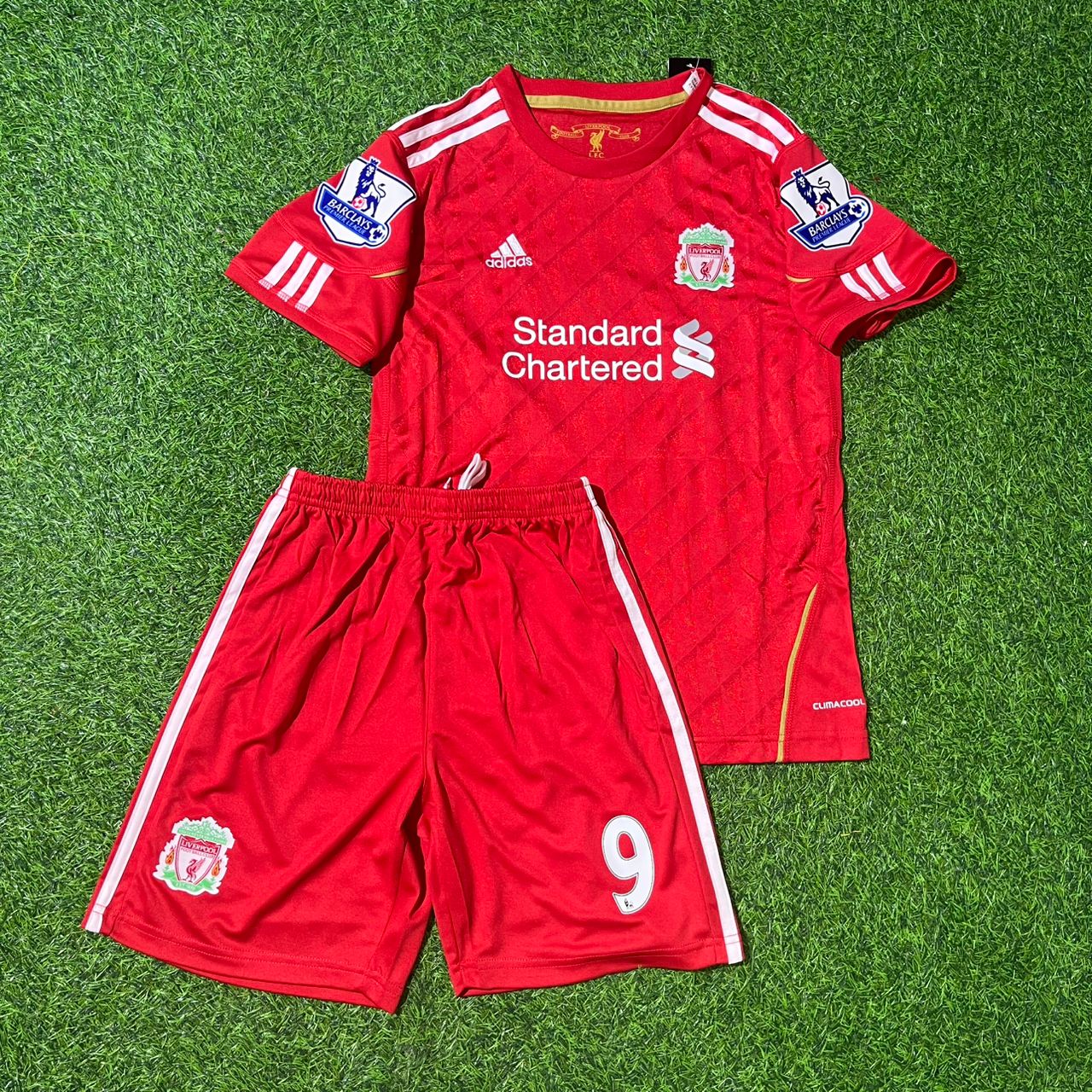 Maillot de football rétro rouge enfant Fernando Torres Liverpool saison 2010/2011