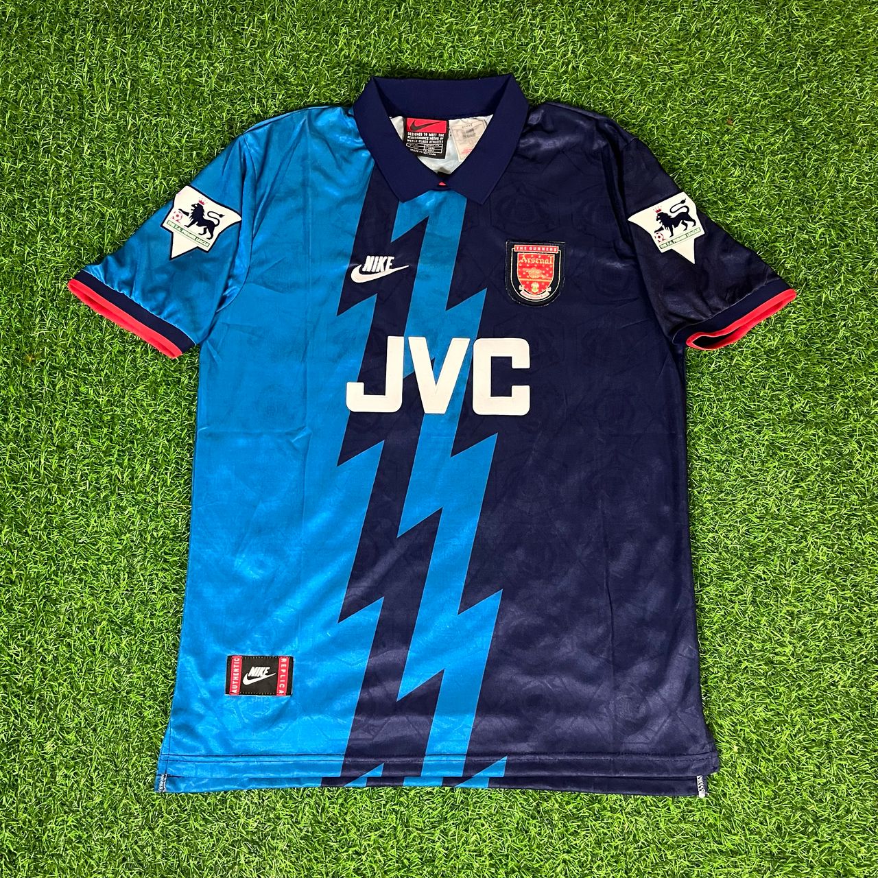 frederik-ljungberg-arsenal-kit