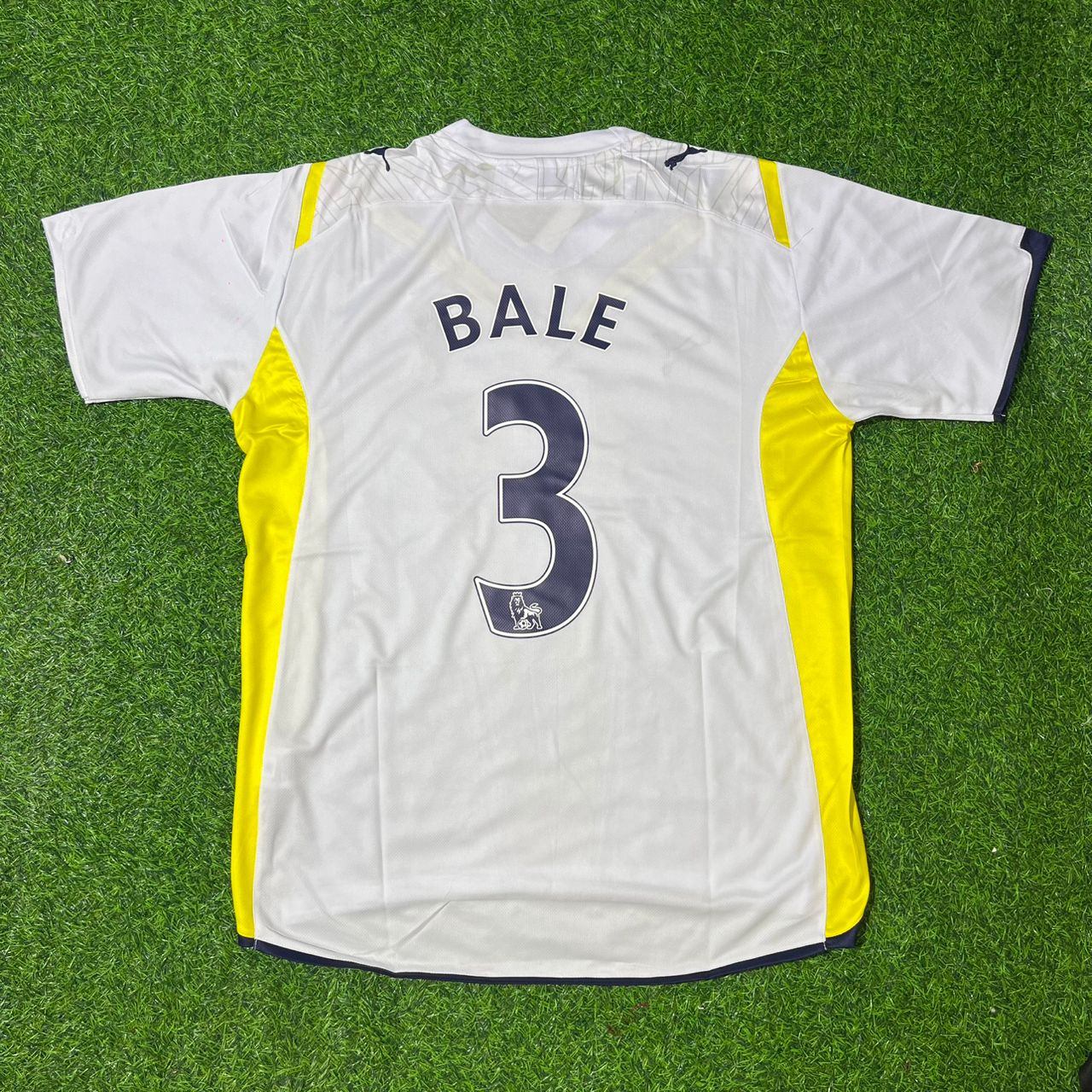 Gareth Bale Tottenham 2009–2010 White Retro Football Jersey Kit
