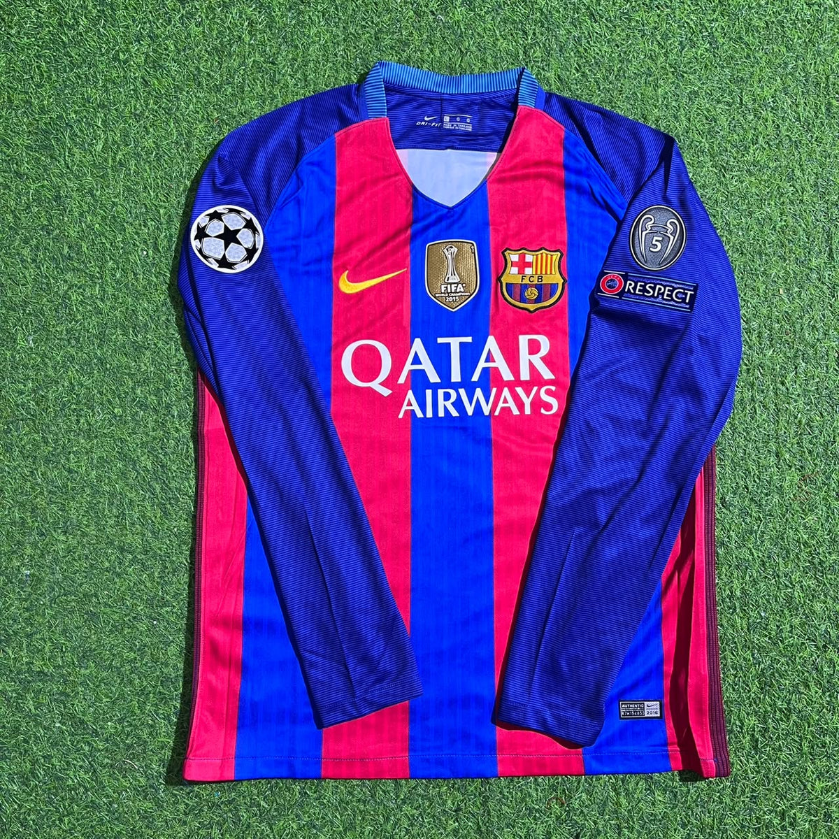 Maillot de foot Gerard Pique Barcelone 2016 avec patch spécial