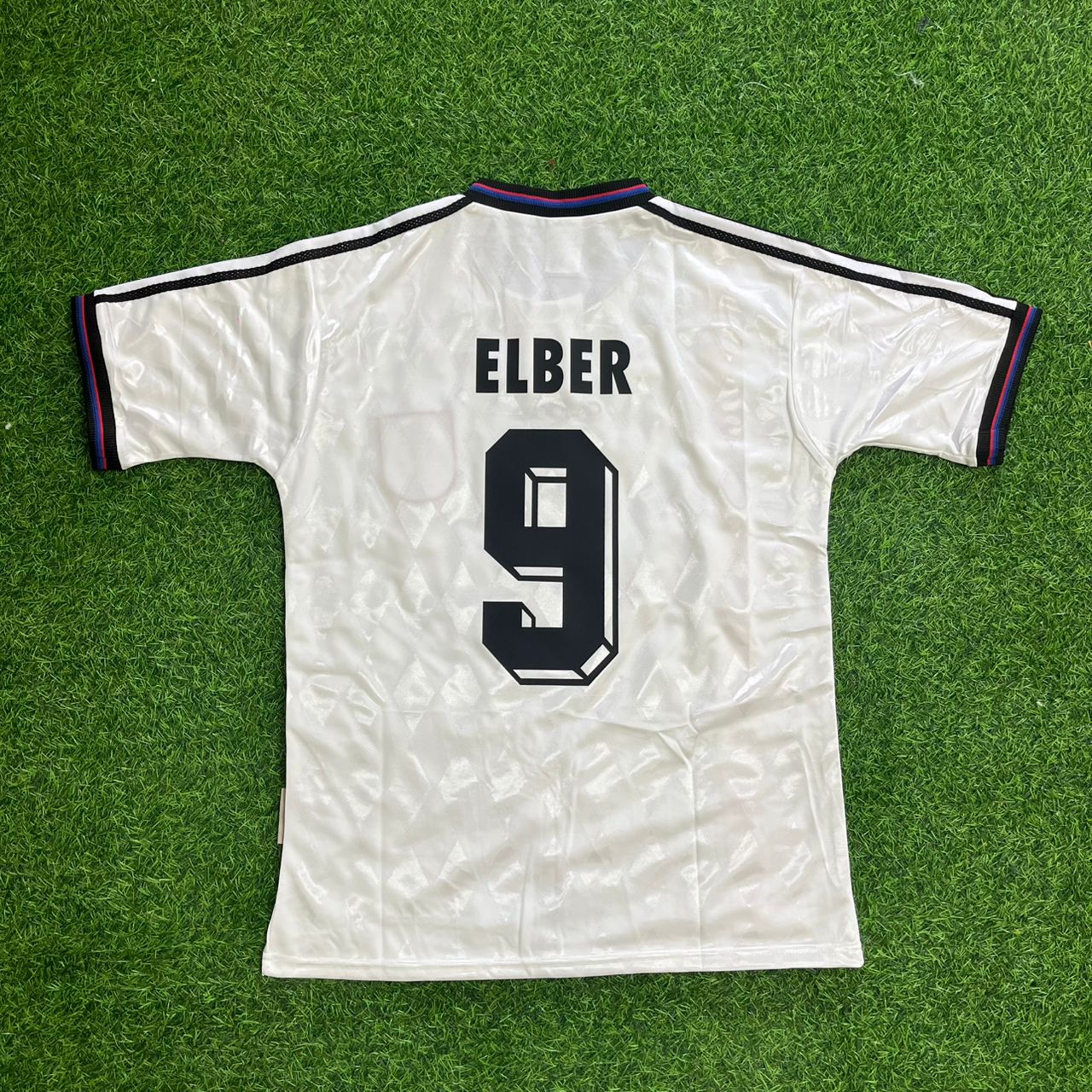 Giovane Élber Bayern Munich 1997–1998 Away White Retro Football Jersey Kit