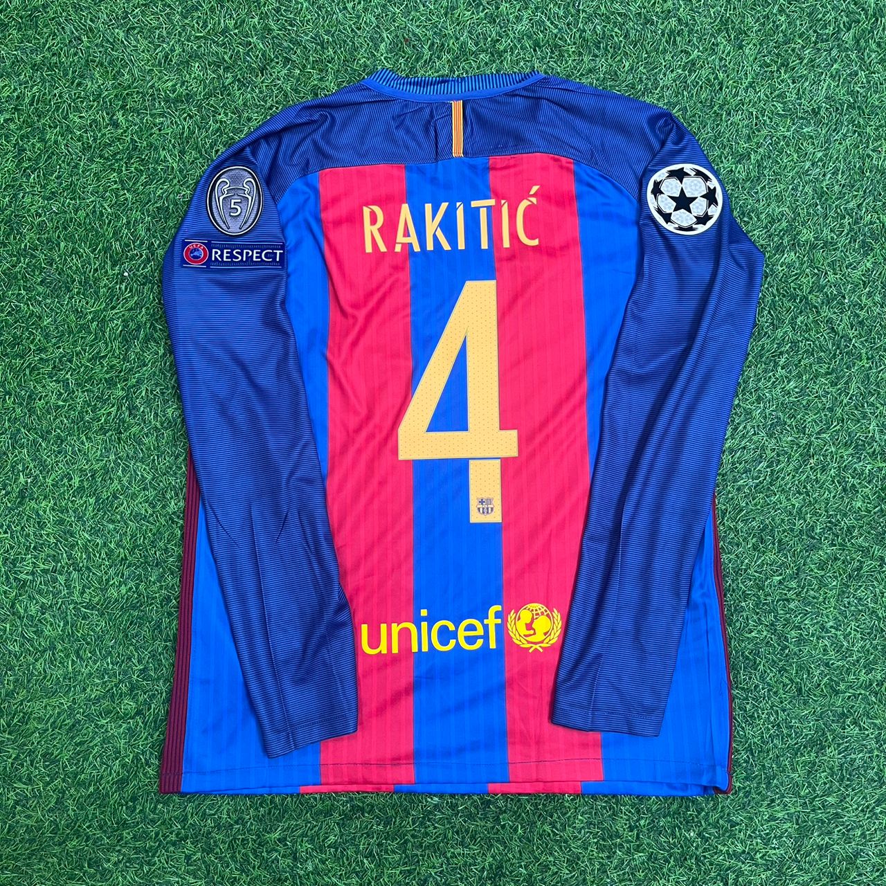 Ivan Rakitić Barcelona 2016 Home Football Jersey Kit