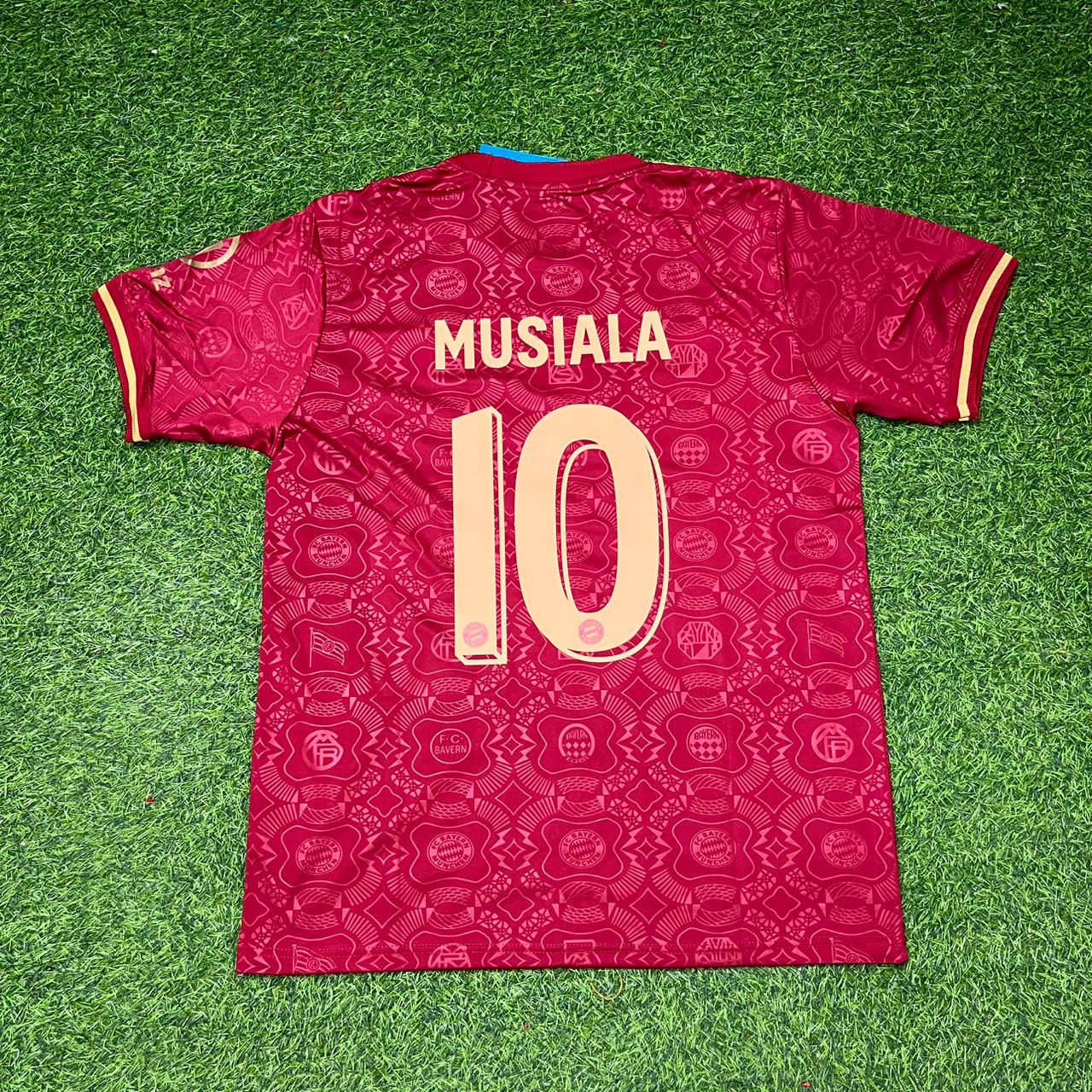 Jamal Musiala 10- Bayern München 125 Jahre Spezial-Edition Fußballtrikot