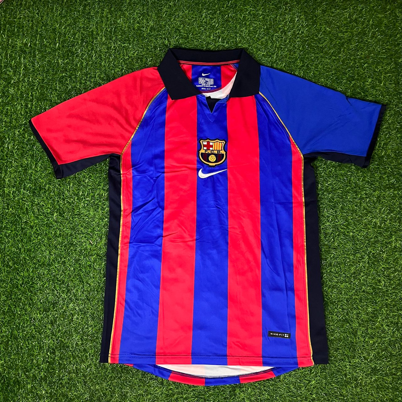 2001/02 SAVIOLA #7 Barcelona Vintage Nike Home Football
