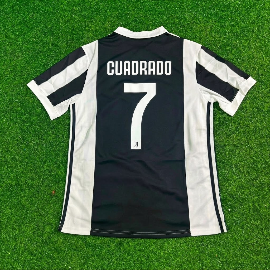 Juan Cuadrado #7 Juventus 2017-2018 Retro Football Jersey