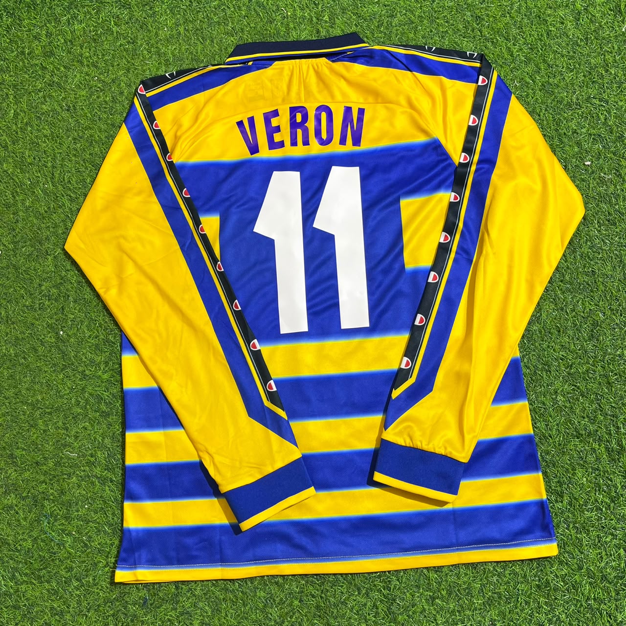 Juan Sebastian Veron Parma 1999/2000 Retro Long Sleeve Football Jersey Kit