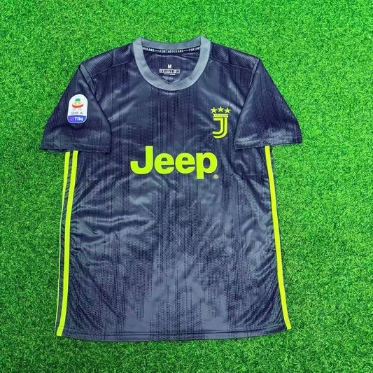 Juventus 2017-2018 Retro Home Football Jersey