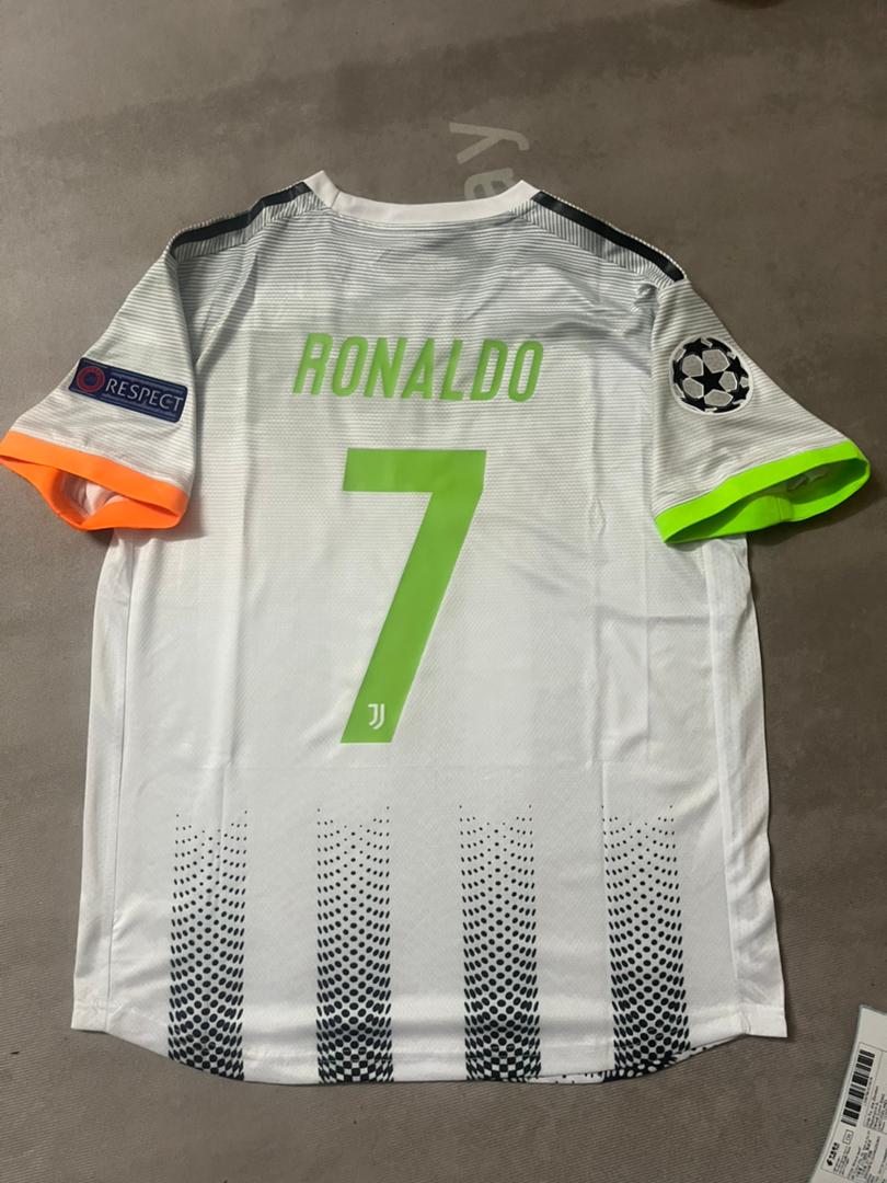 Cristiano Ronaldo Juventus Retro Jersey Trikot