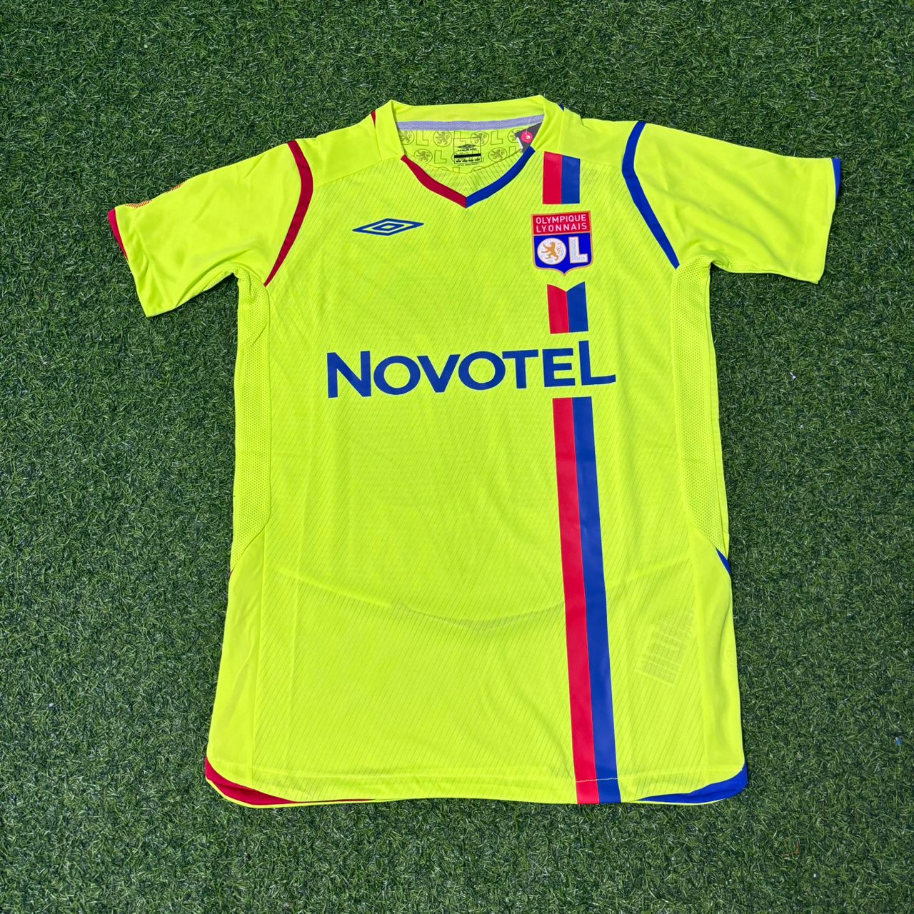 Karim Benzema Olympique Lyon 2008-2009 Yellow Green Football Jersey