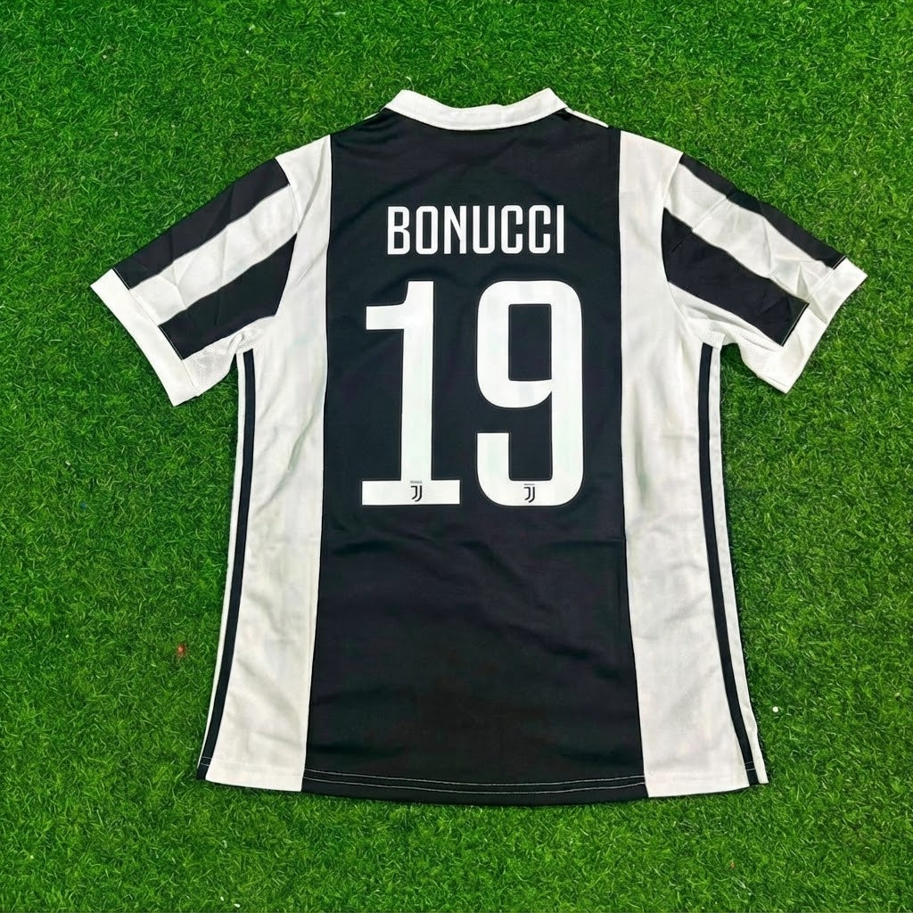 Leonardo Bonucci #19 Juventus 2017-2018 Retro Football Jersey