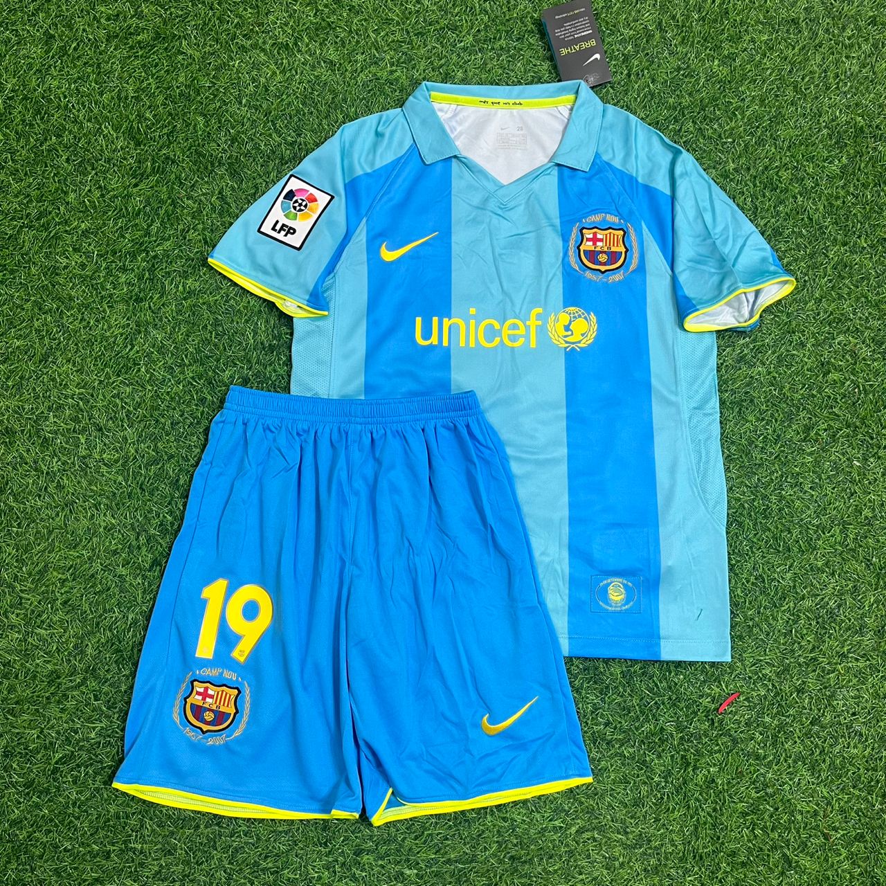 Lionel Messi Barcelona #19 Debut Retro Kids Football Jersey Kit