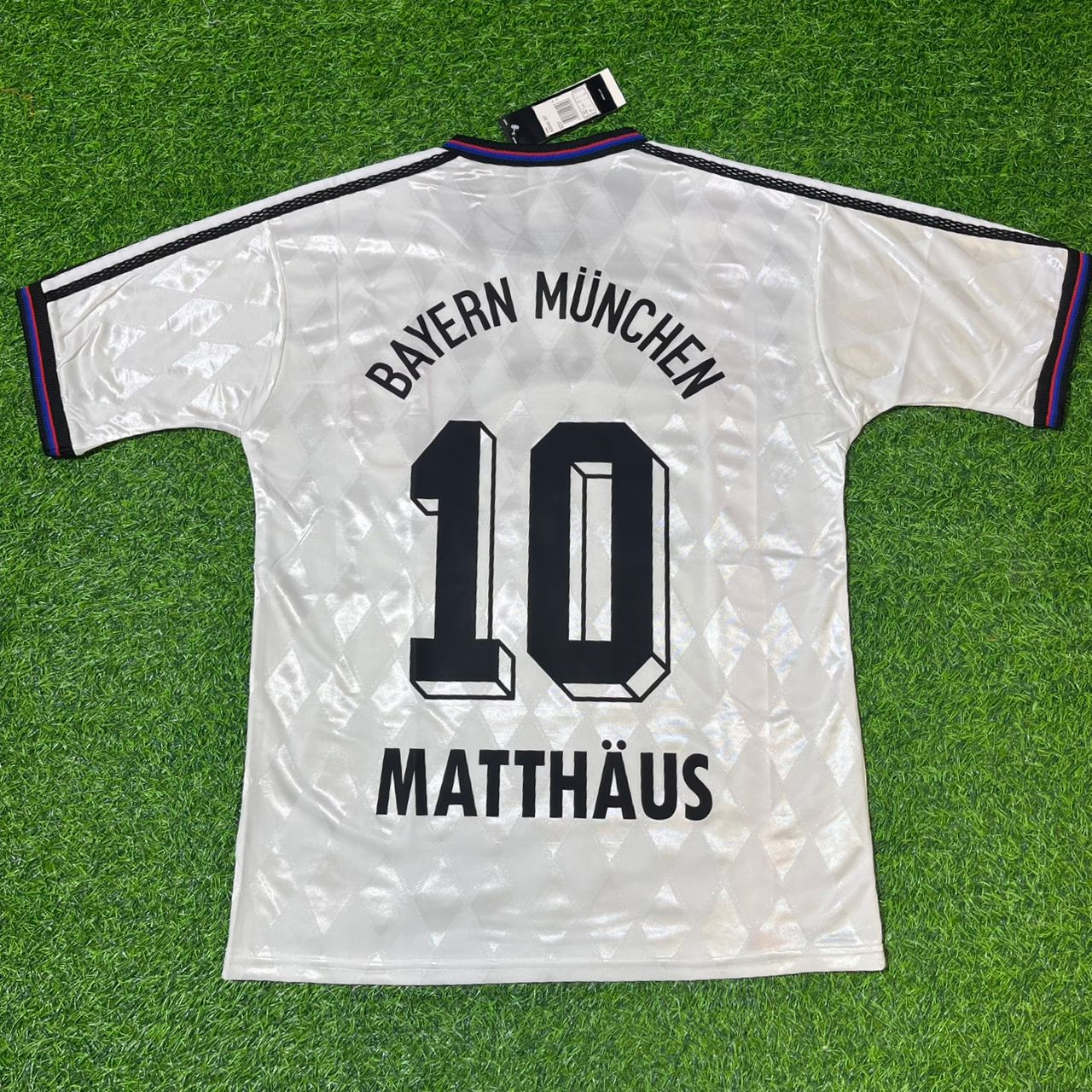 Lothar Mätthaus Bayern Munich 1997–1998 Away White Retro Football Jersey Kit