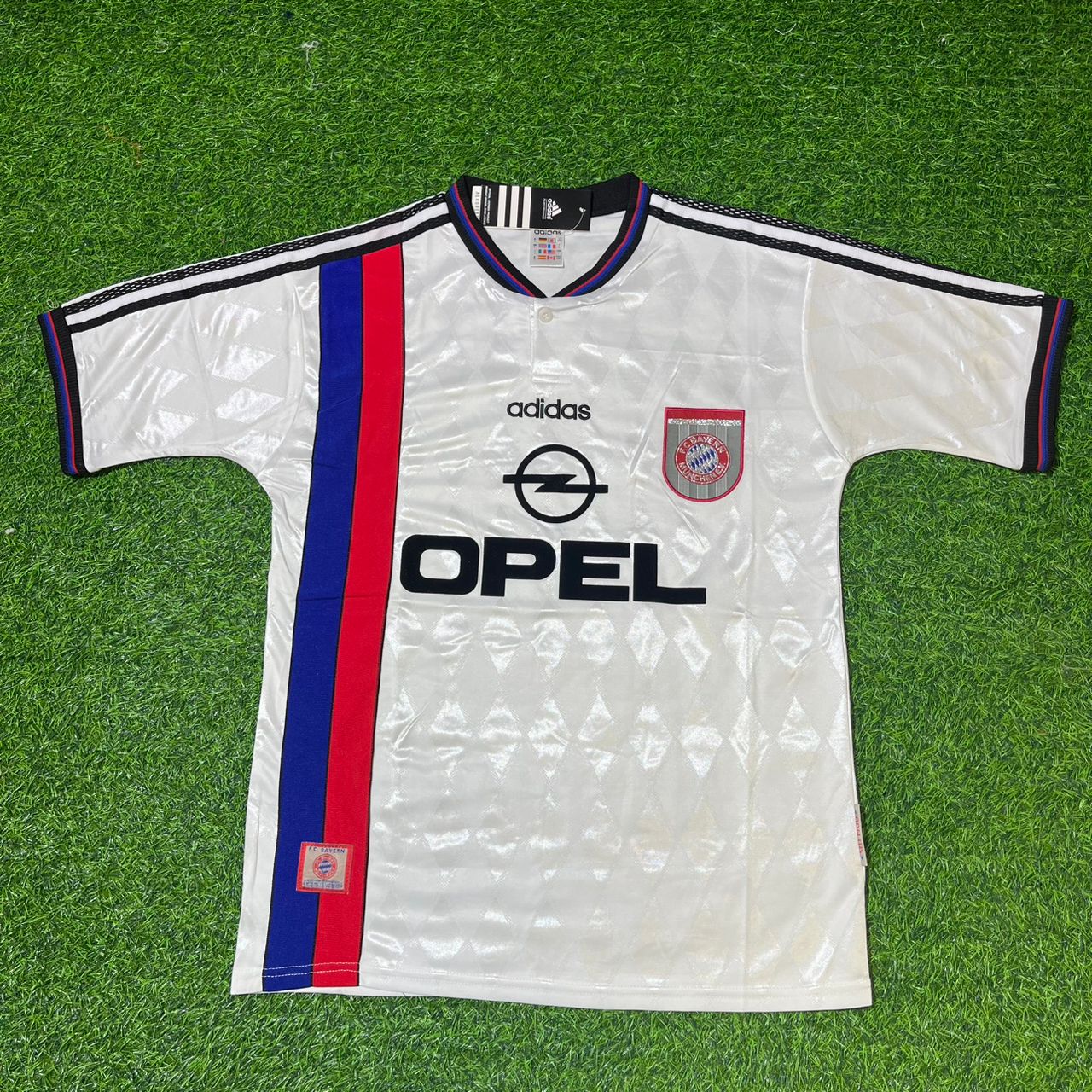 Markus Babbel Bayern Munich 1997–1998 Away White Retro Football Jersey Kit