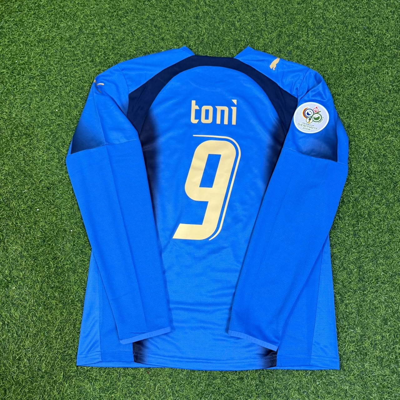 Luca Toni #9 Italy 2006 World Cup Final Long Sleeve Retro Jersey Maillot Trikot Maglia Soccer Shirt