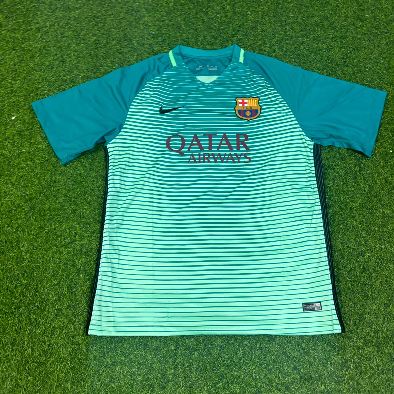 Luis Suárez #9 Barcelona 2016/17 Away Retro Jersey Trikot Maillot Soccer Shirt