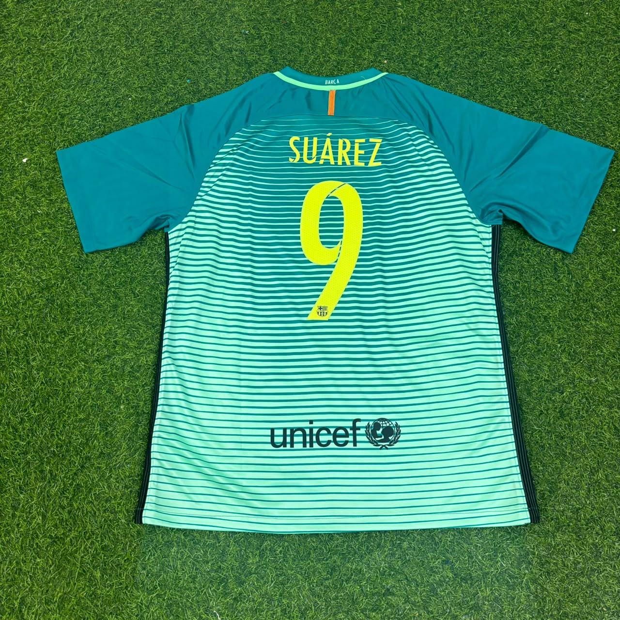 Luis Suárez #9 Barcelona 2016/17 Away Retro Jersey Trikot Maillot Soccer Shirt