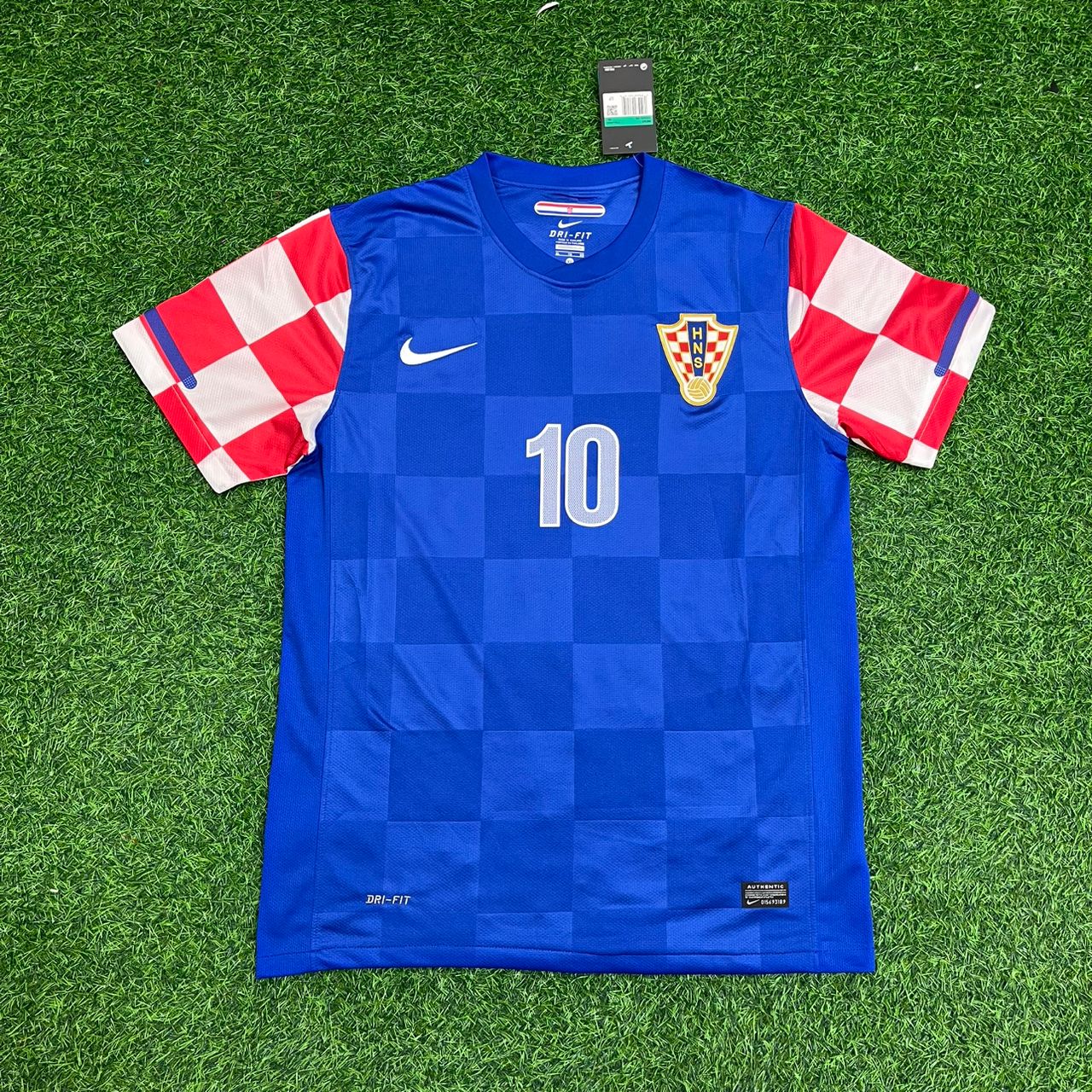 Luka Modric Croatia 2010-2012 Home Retro Football Jersey Kit