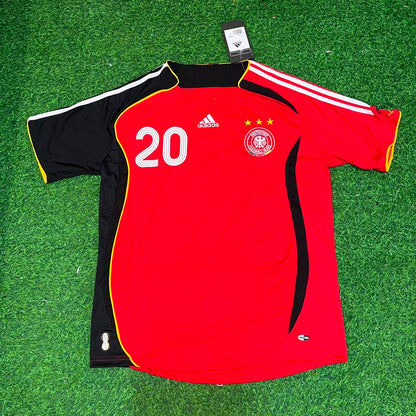 Maillot de football rétro rouge et noir Lukas Podolski Allemagne Coupe du Monde 2006 Extérieur