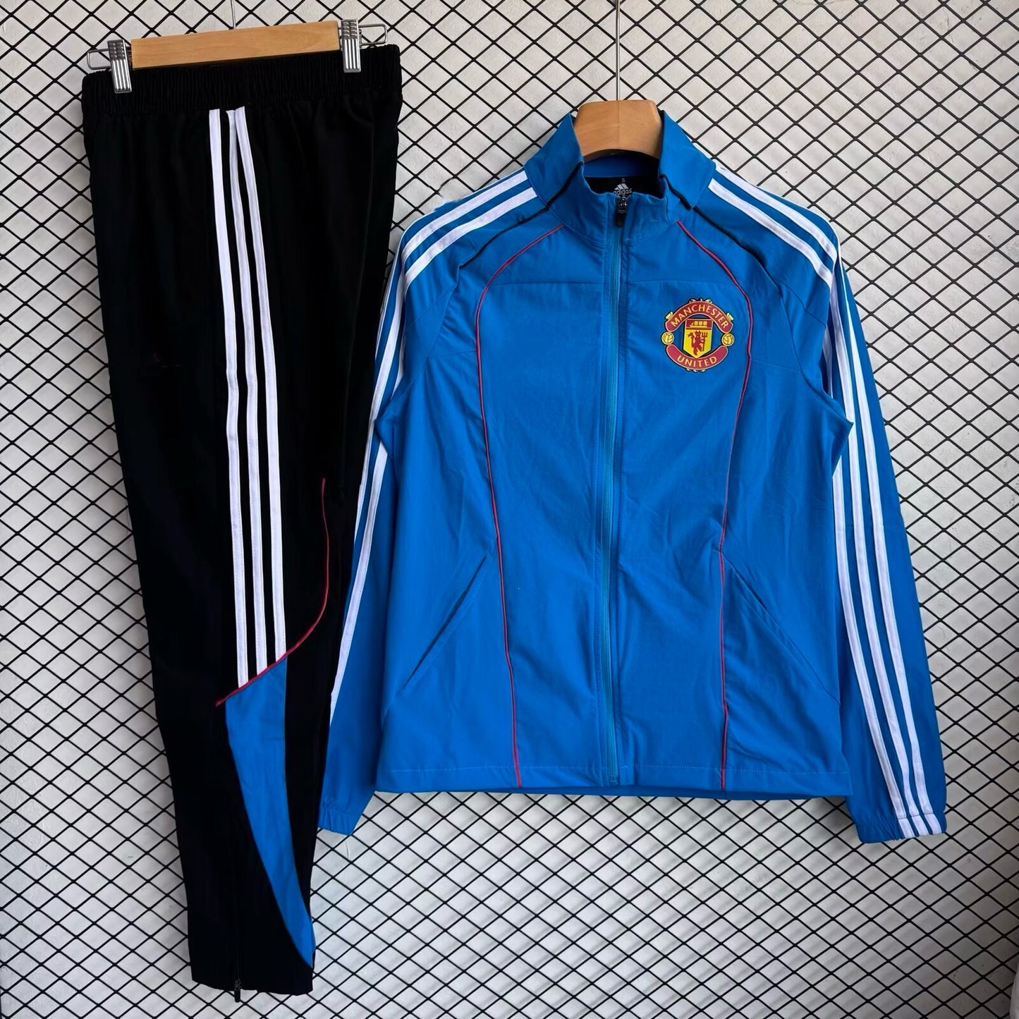 Manchester United 2025/2026 Tracksuit Windbreaker Jacket Pants