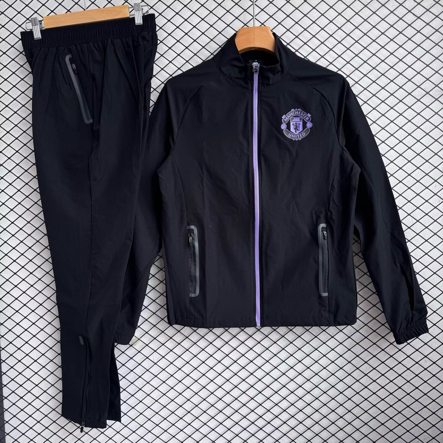 Manchester United 2025/2026 Tracksuit Windbreaker Jacket Pants