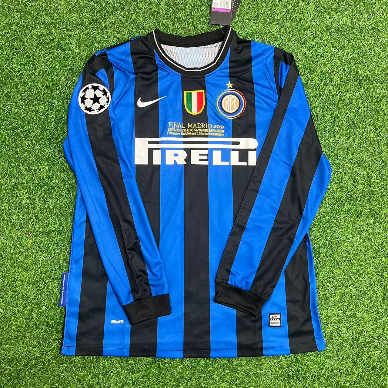 Mario Balotelli Inter Milan 2010 Champions League Final Retro Football Jersey Kit