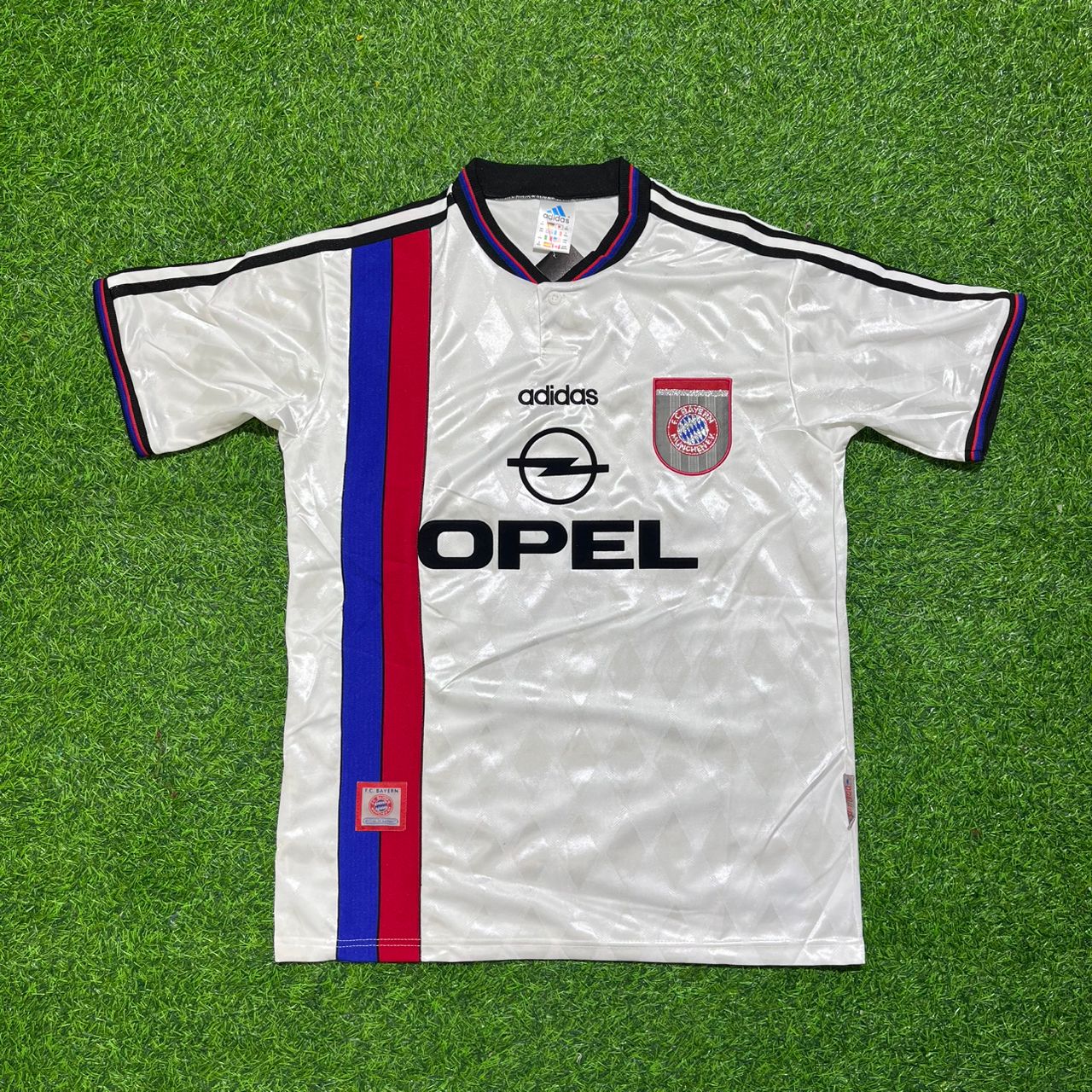 Mario Basler Bayern Munich 1997-1998 Away White Retro Football Jersey Kit