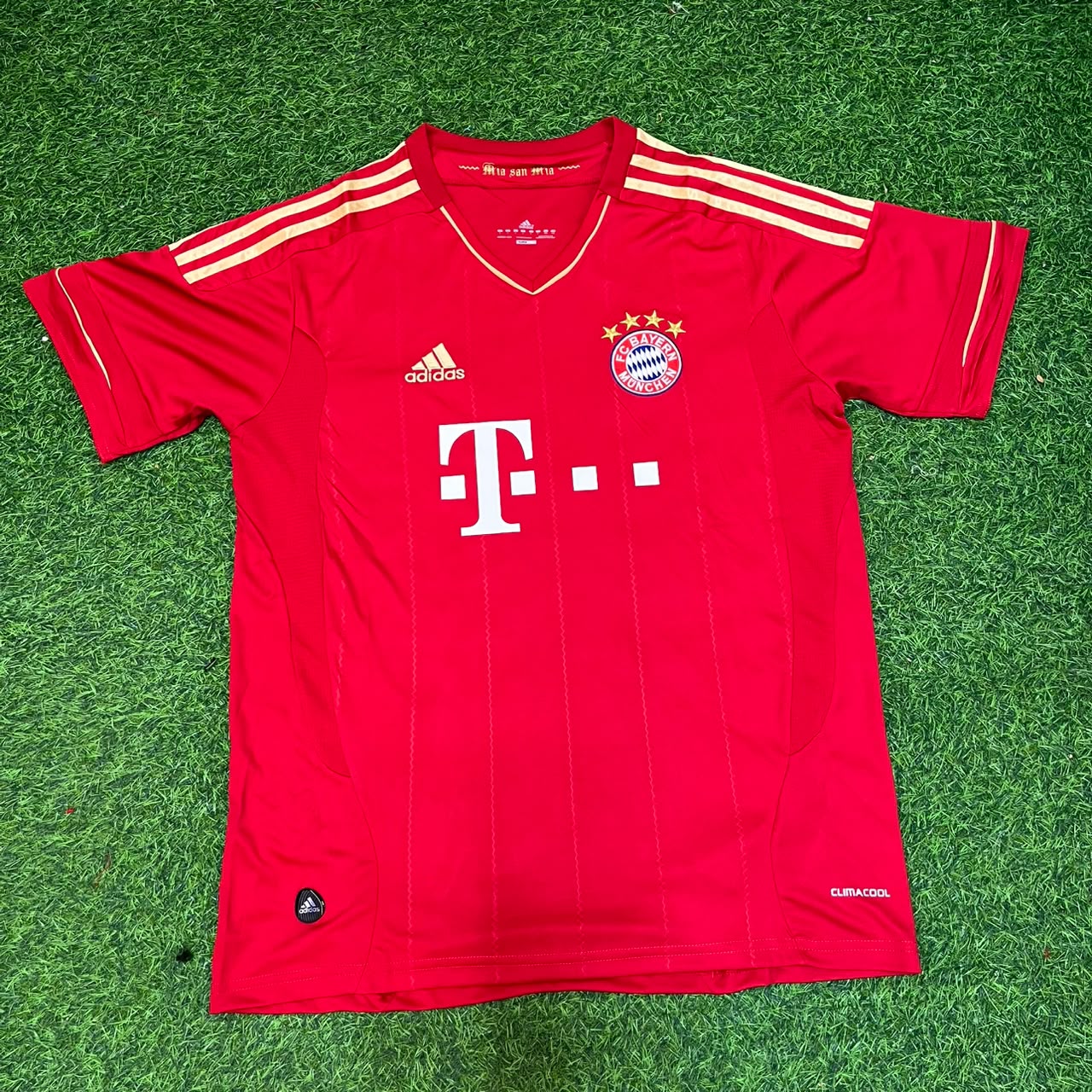Mario Gómez #33 Bayern Munich 2011-2013 Football Jersey