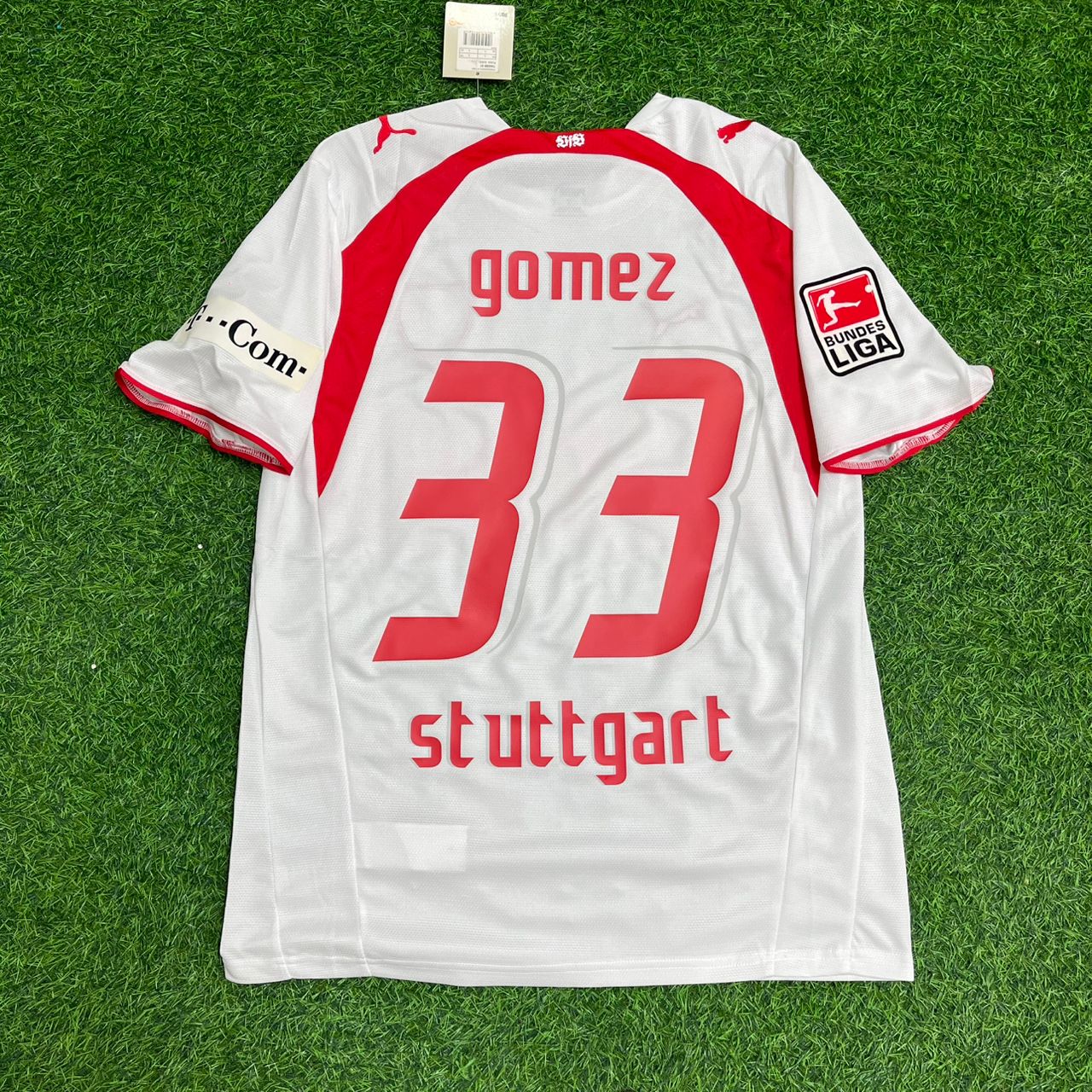 VfB Stuttgart 2006-07 weißes Heimtrikot Retro mit Gomez Rückennummer 33