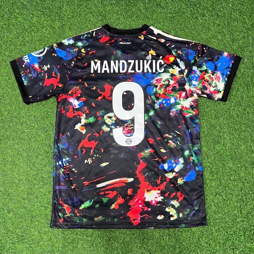 Mario Mandžukić 9 – FC Bayern München Oktoberfest-Spezialedition Fußballtrikot