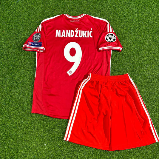 Mario Mandžukić #9 Bayern Munich 2013 Champions League Final Kids Retro Football Jersey