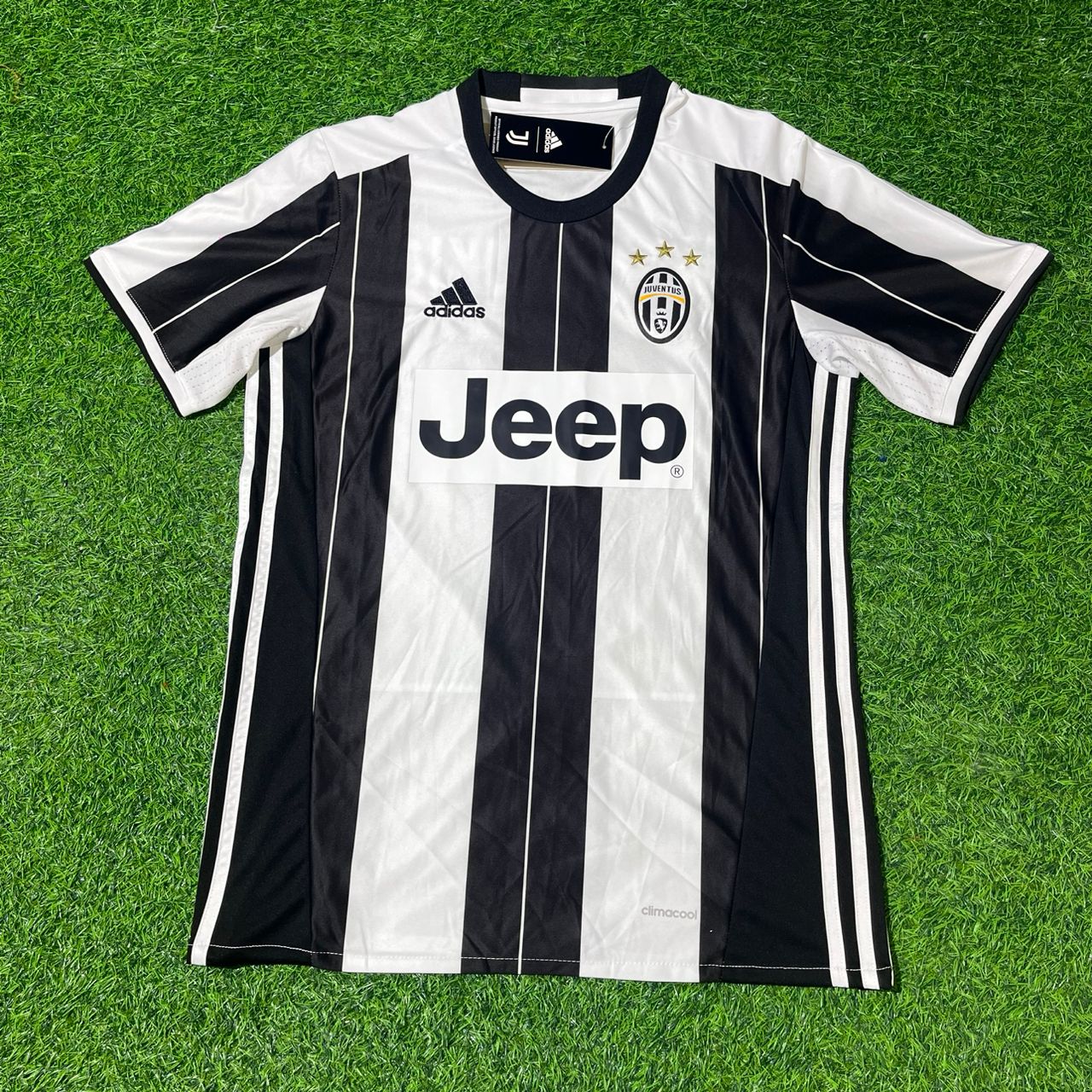 Mario Mandzukic Juventus 2016/17 Home Retro Football Jersey Kit