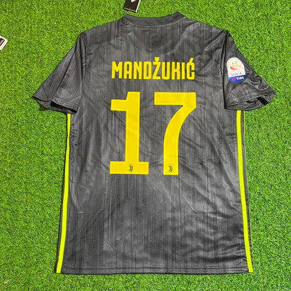 Mario Mandžukić 17# Juventus 2017-2018 Retro Home Football Jersey