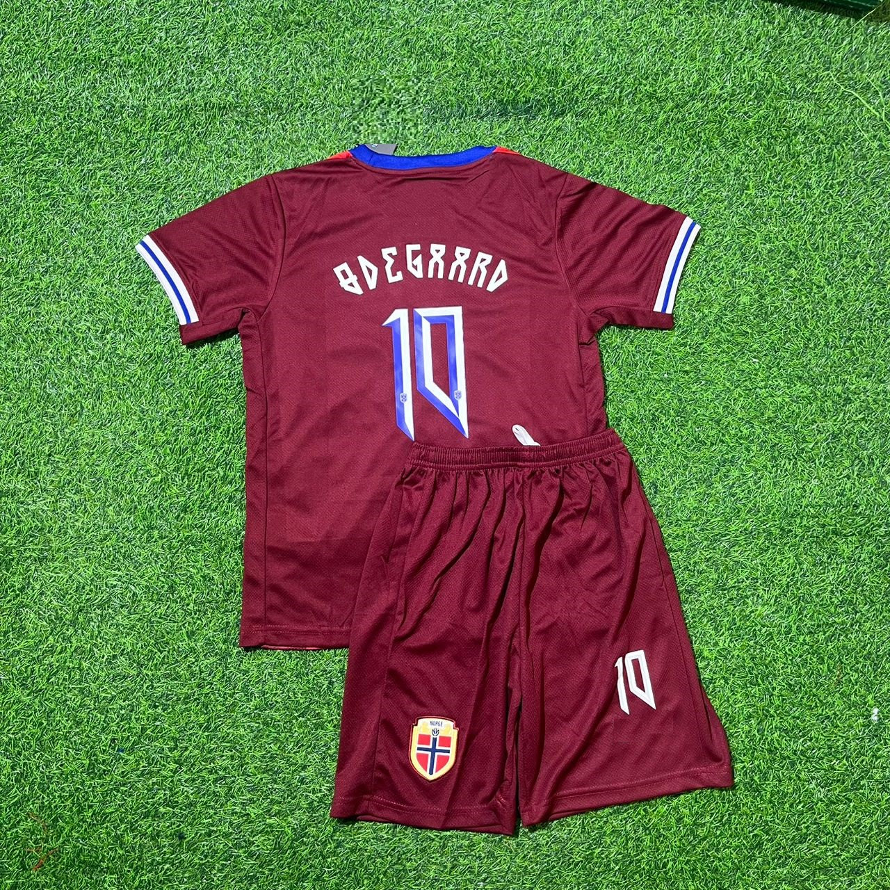 Martin Ødegaard Norwegen WM 2026 Neues rotes Fußballtrikot