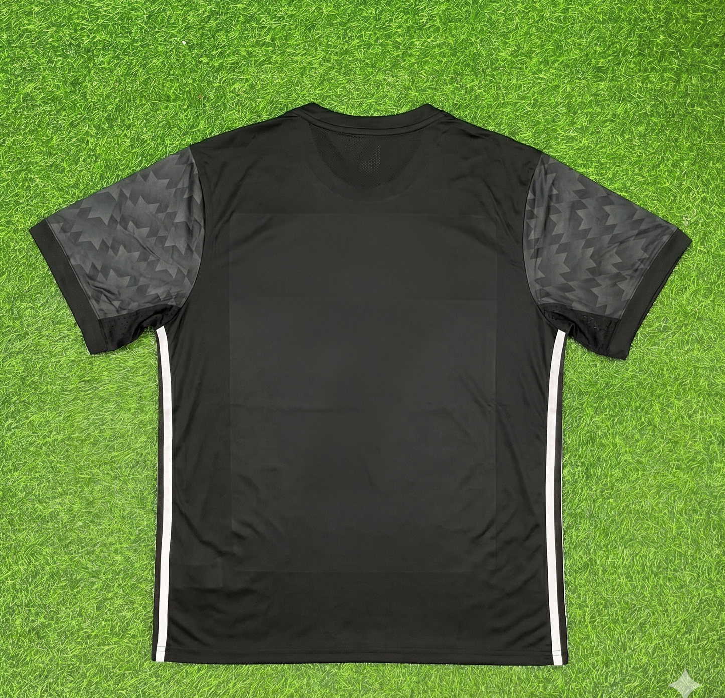 Manchester United 2017-2018 Black Retro Football Jersey