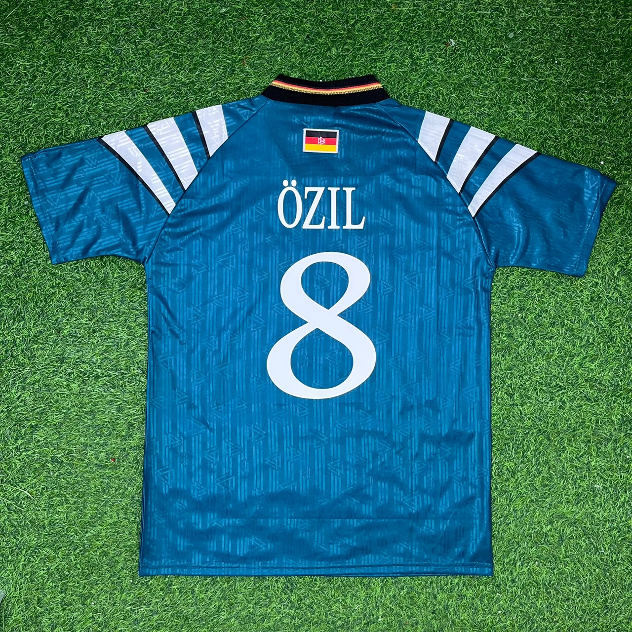 Maillot de football rétro Mesut Özil Allemagne Deutschland