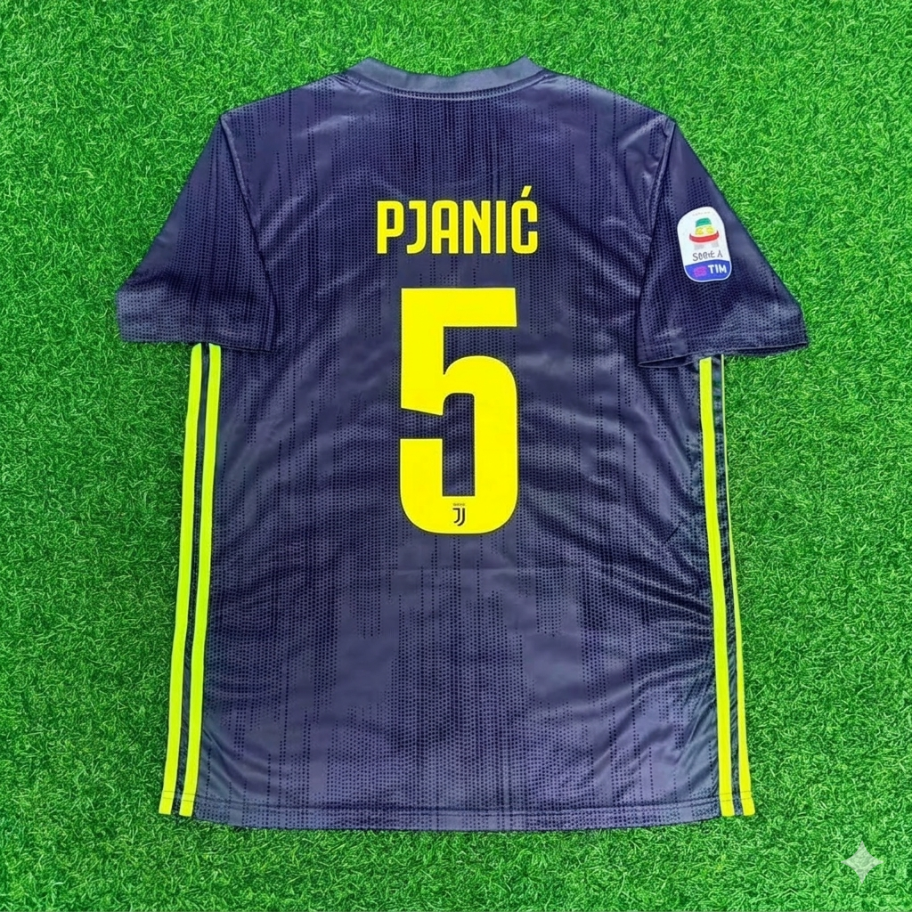 Miralem Pjanić #5 Juventus 2017-2018 Retro Home Football Jersey