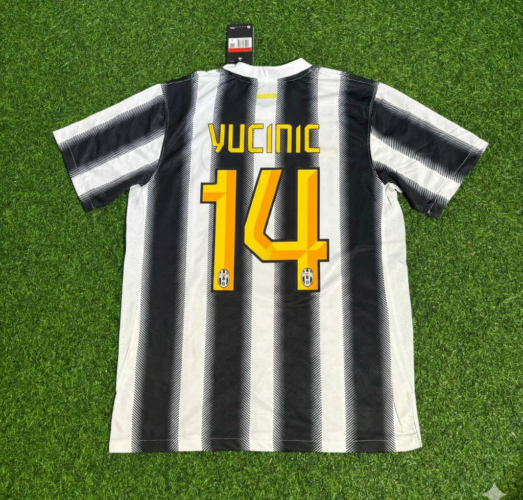 Mirko Vucinic Juventus Home 2011 2012 Season Retro Jersey Trikot