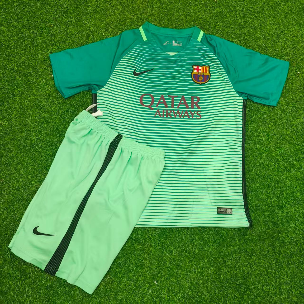 Neymar Jr Barcelona 2016/2017 Kids Retro Football Jersey