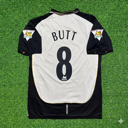 Nicky Butt #8 Manchester United 2001-2002 Reversible Retro Jersey