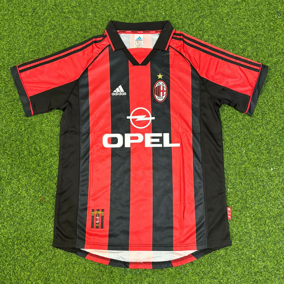 Maillot de football rétro Oliver Bierhoff 20 - AC Milan 1999