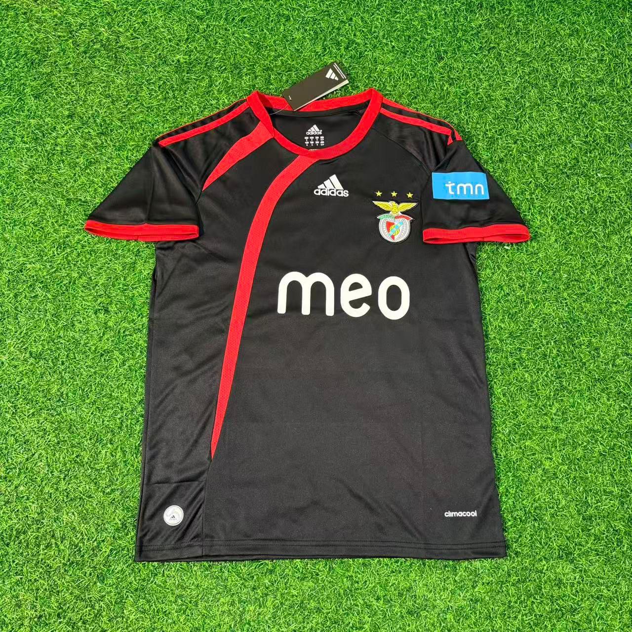 Maillot de football rétro noir Pablo Aimar 10 – Benfica 2009/2010 extérieur