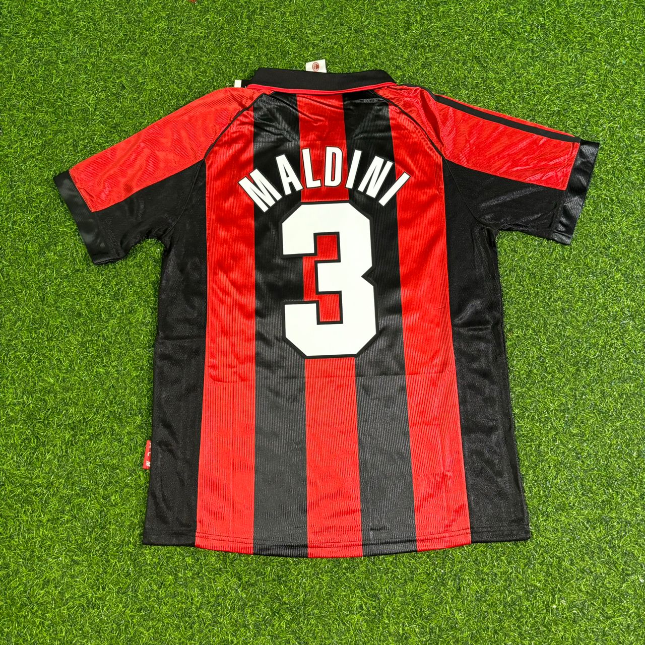 paolo-maldini-ac-milan-1999-