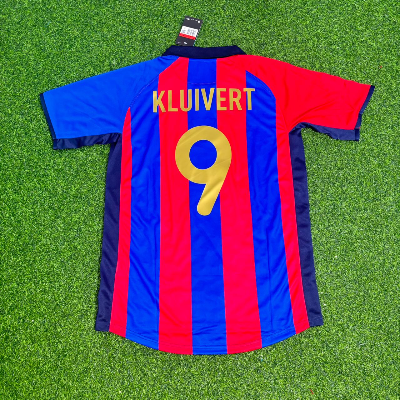 Patrick Kluivert 9 – Barcelona 2001/2002 Home Retro Kit Jersey Trikot Maillot Soccer Shirt