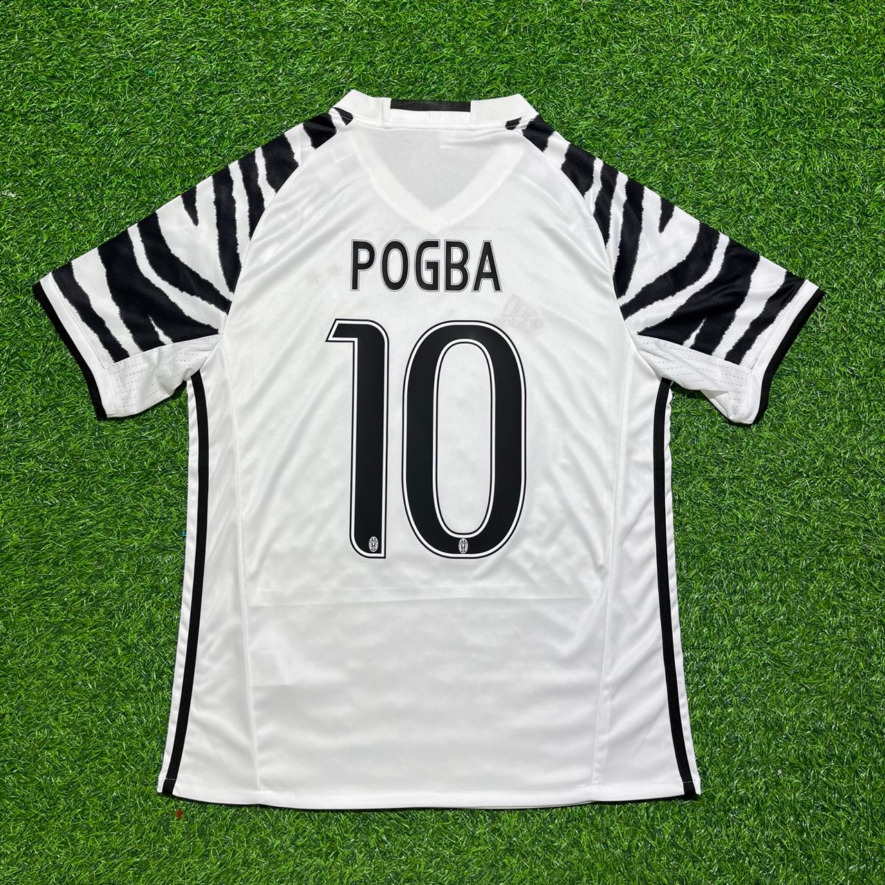 Paul Pogba #10 Juventus 2016 2017 Away White Retro Football Jersey