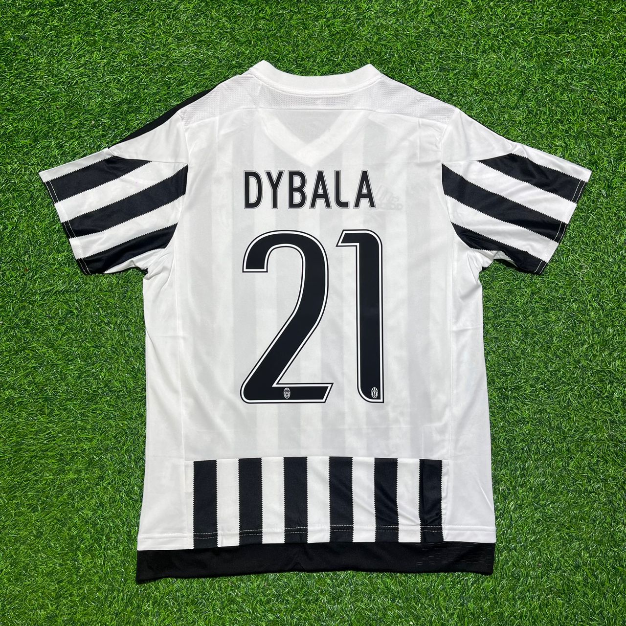 Paulo Dybala 21-Juventus 2015-2016 Retro Home Football Jersey Trikot