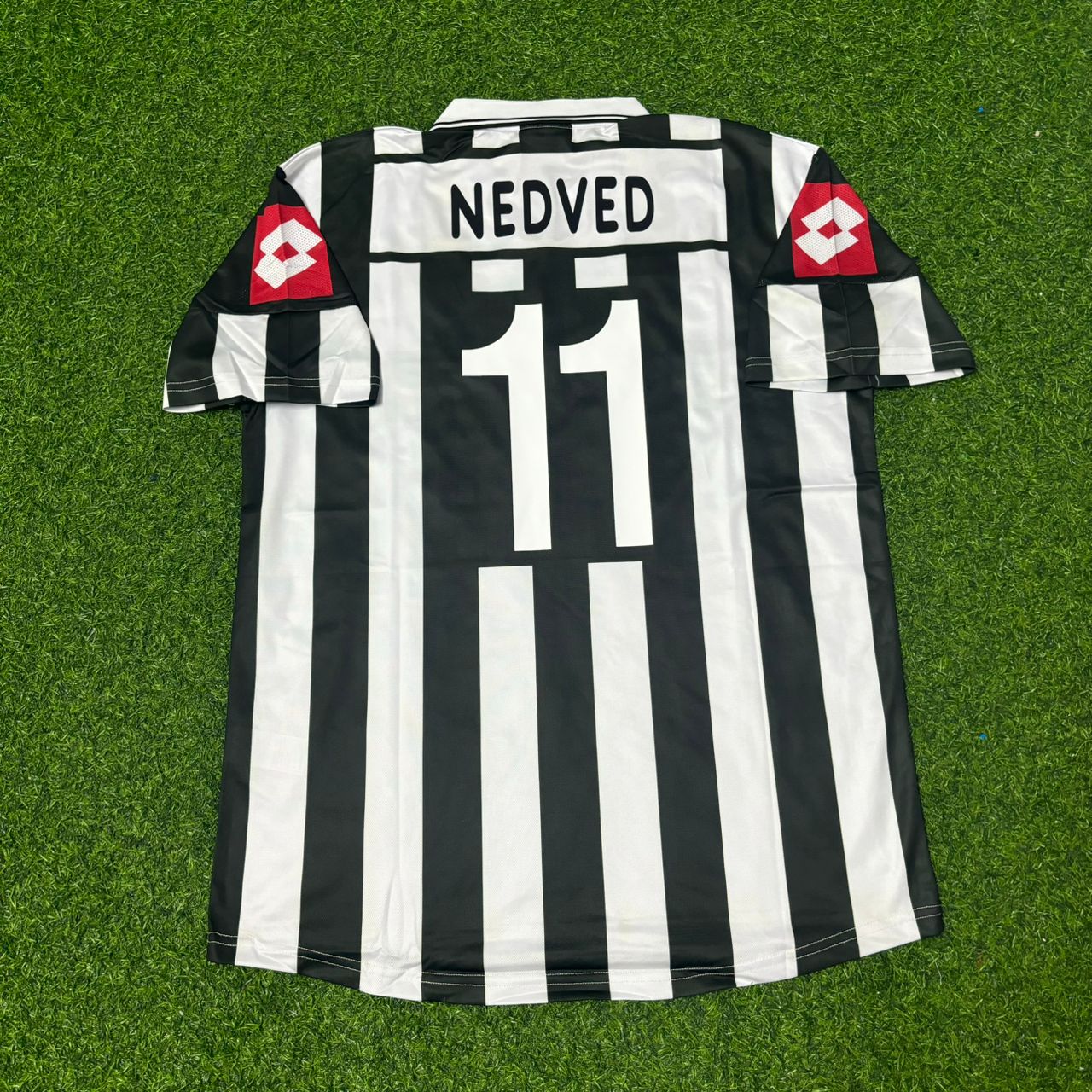 Pavel Nedvěd Juventus 2001-2002 Season Retro Football Jersey