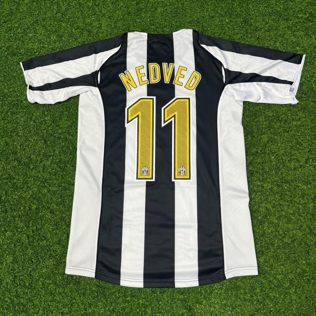 Pavel Nedvěd #11 Juventus 2004-2005 Black White Home Retro Football Jersey