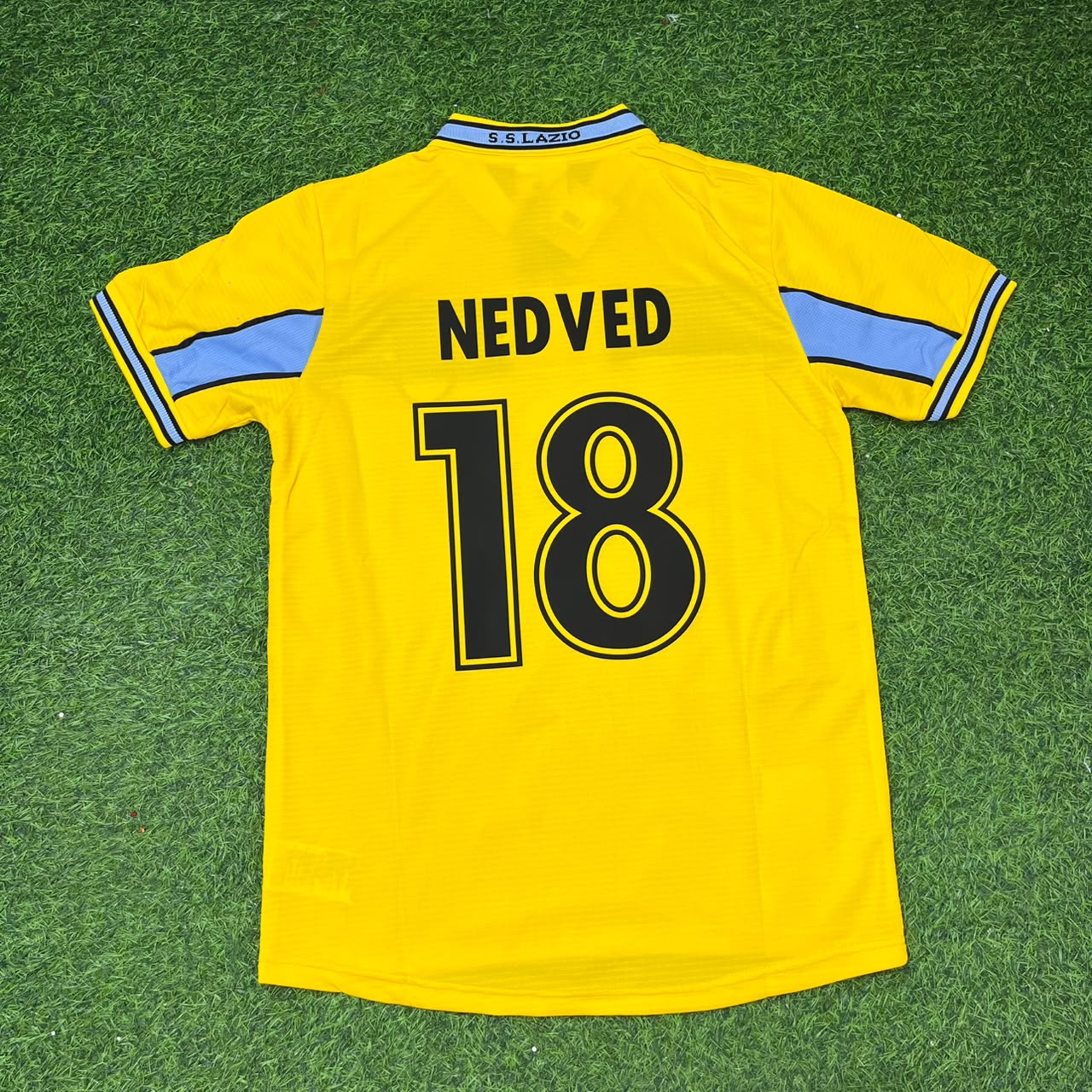 Maillot de football rétro jaune Pavel Nedved Lazio 1998-2000