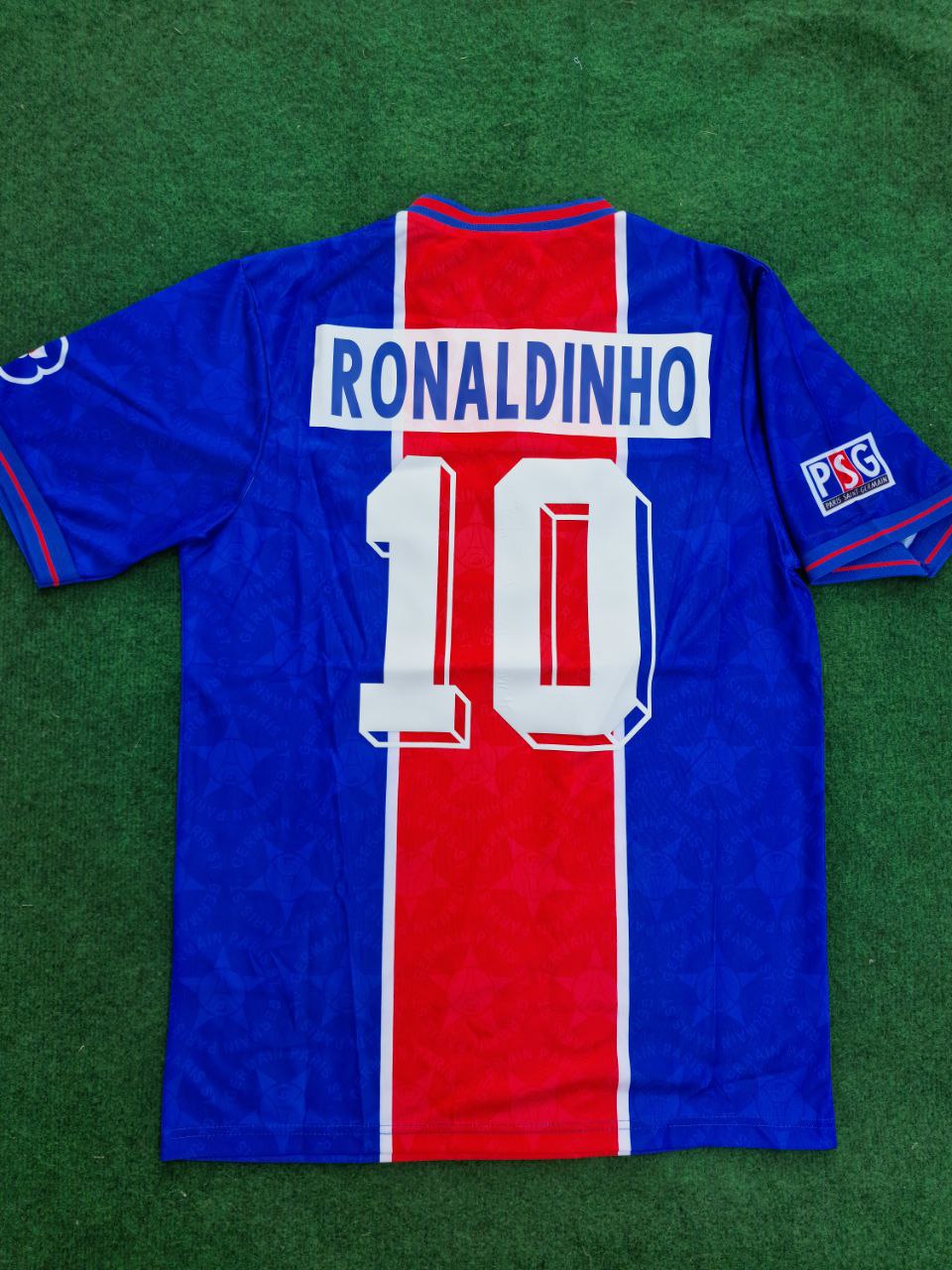 Ronaldinho Gaucho #10 Retro Football Jersey Kit