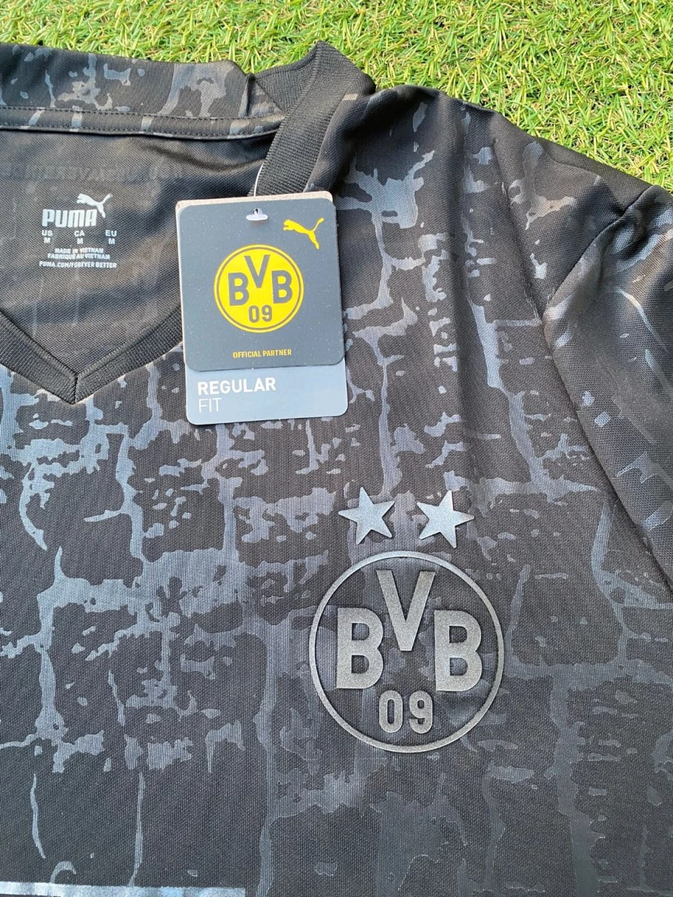 Schwarzes Trikot von Borussia Dortmund
